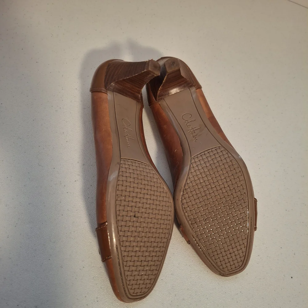 Cole Haan Womens Brown Leather Buckle Kitten Heel Pumps Brown Almond Toe‎ Shoes